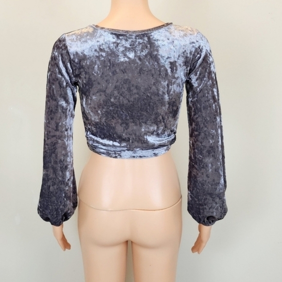 LF ONE WAY Wrap Front Long Sleeve Crop Top - Picture 4 of 11